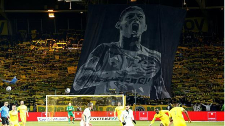 Stadion u Nantu je plakao - zbogom, Sala...
