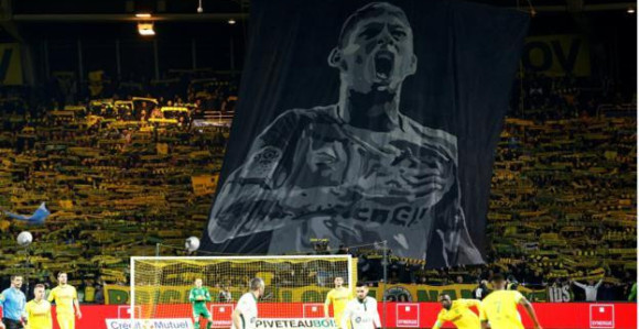 Stadion u Nantu je plakao - zbogom, Sala...