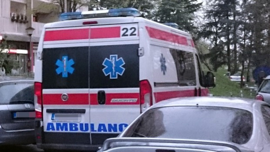 Poginuli momak i djevojka na motoru