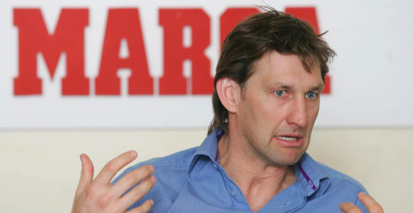 Legenda Arsenala na klupi Granade!