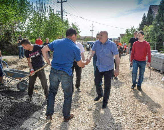 Mašine ne staju u Jadru