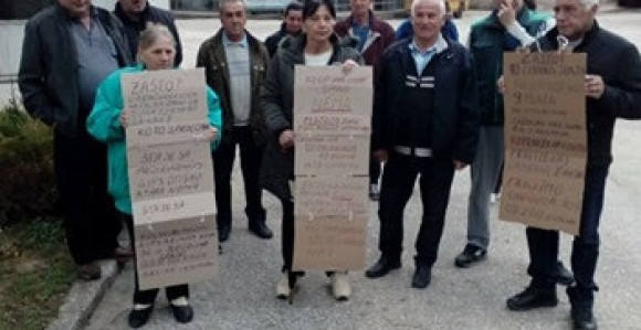 Најавили протест испред Владе