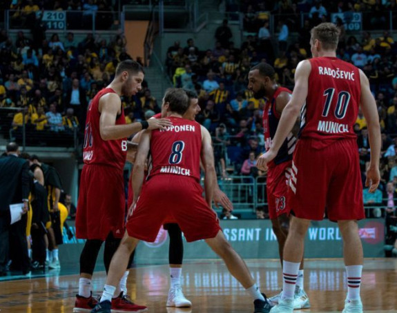 Video: Može i kroz noge!