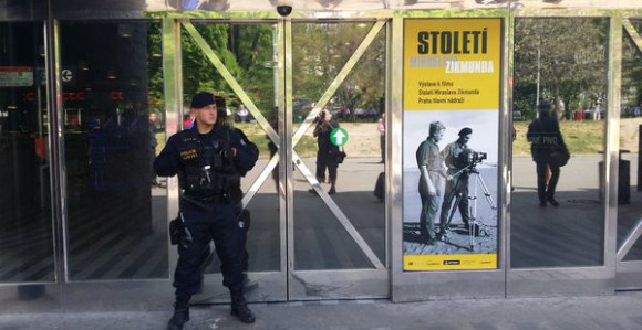 Češka: "Danas će eksplodirati 10 bombi"