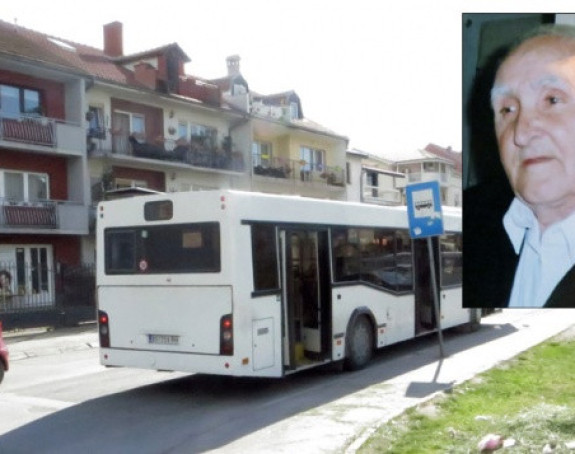 Zbog greške vozača ispao iz autobusa i sad mu se bore za život!