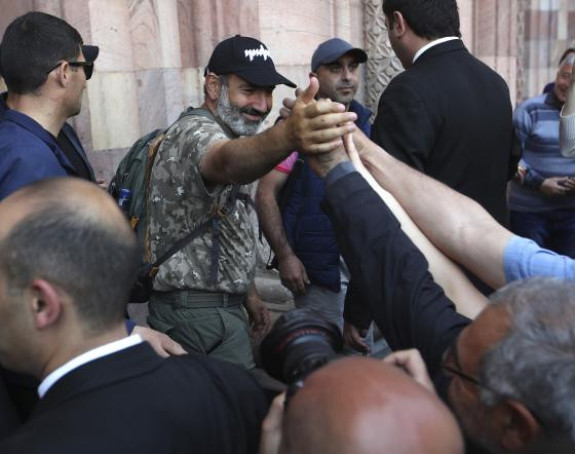 Премијер отпустио шефове полиције