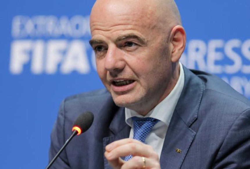 Infantino već u centru skandala! Razlog - plata!