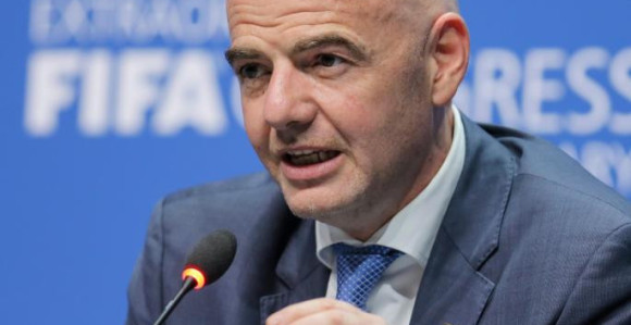 Infantino već u centru skandala! Razlog - plata!