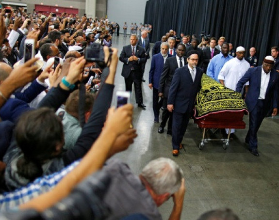 Више хиљада људи одало почаст Мухамеду Алију...