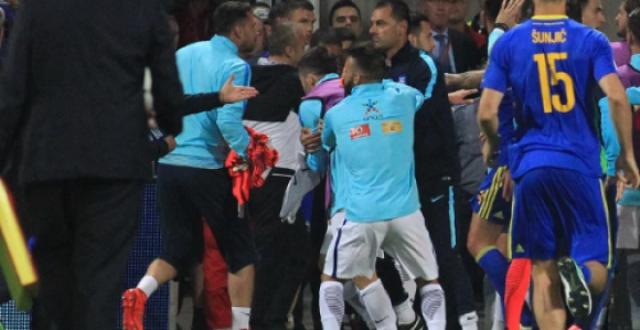 Žili izbio dva zuba Grku