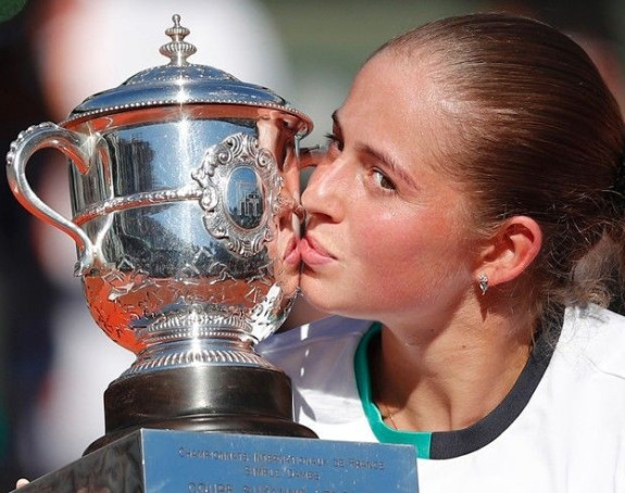 Senzacija: Ostapenko trijumfovala na Rolan Garosu!