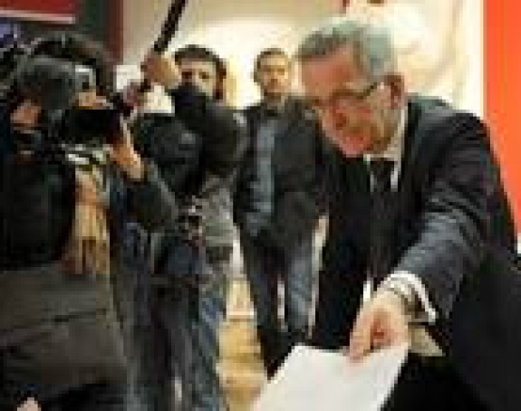 Парламентарни избори почели