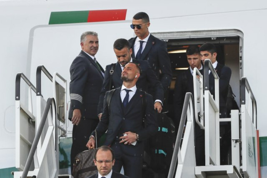 СП: Португалци допутовали у Русију!