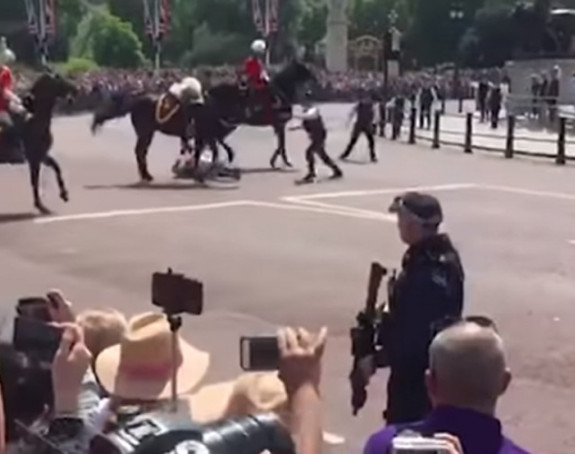 Пао с коња на слављу краљице