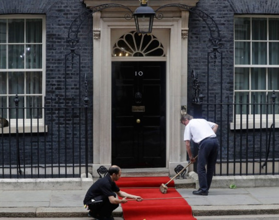 Ko će naslijediti Terezu Mej?