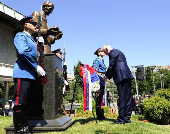 Beograd: Otkriven spomenik Tesli