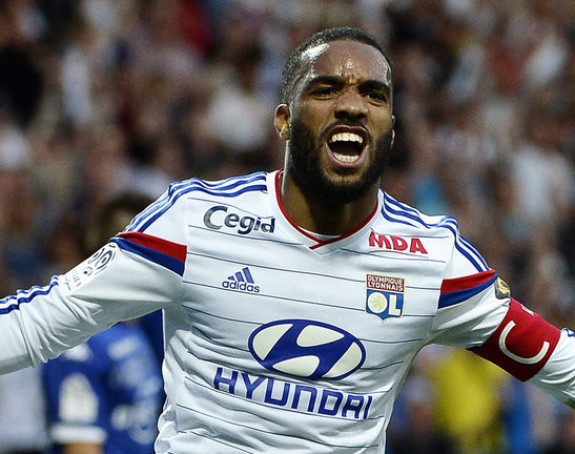 Лион: Лаказет не иде у Арсенал!