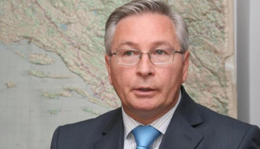 Ko cjepka opoziciju, pomaže režimu