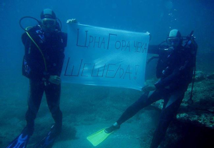 Šešelj u Crnoj Gori nakon 20 godina