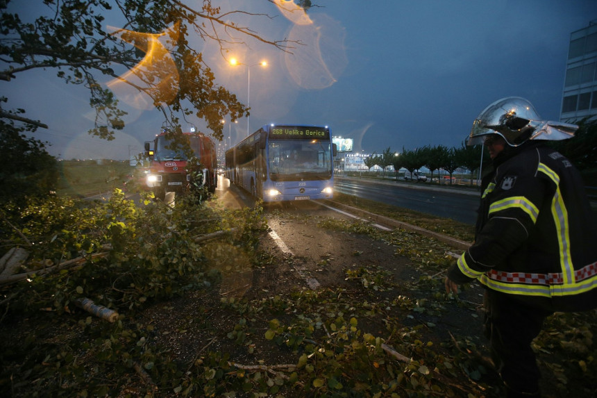 Olujno nevrijeme stiglo u Zagreb