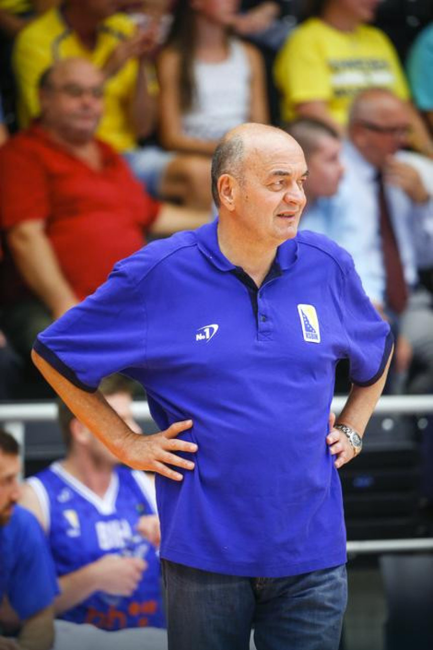 SP: Musa blista, Dule slavi pobjede!