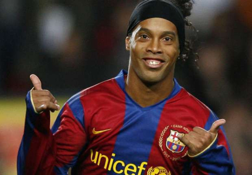 Ronaldinjo hoće opet da igra, ali neće da trenira!
