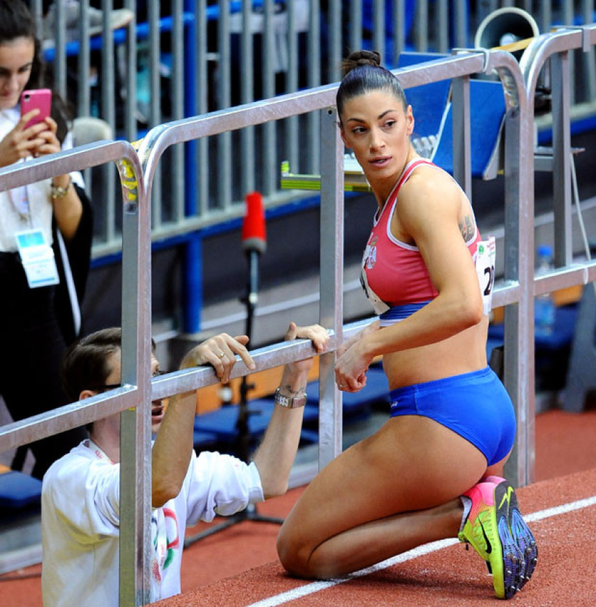 SP: Dudaš, Dragana, pa Ivana kao jagoda na torti!