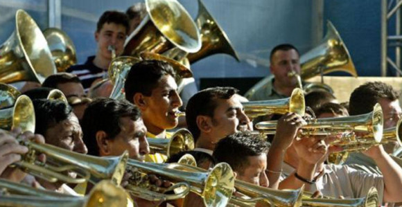 Počeo sabor trubača u Guči