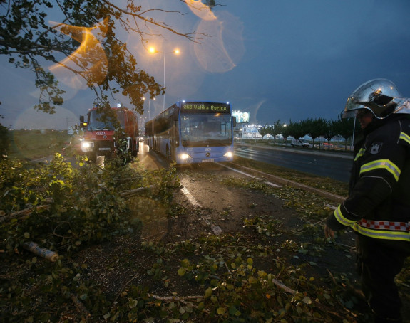 Olujno nevrijeme stiglo u Zagreb