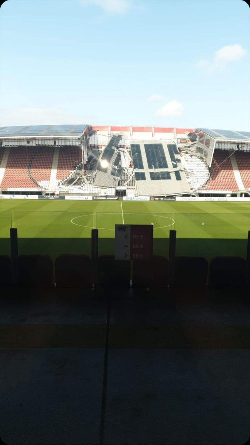 Srušio se krov stadiona AZ Alkmara!