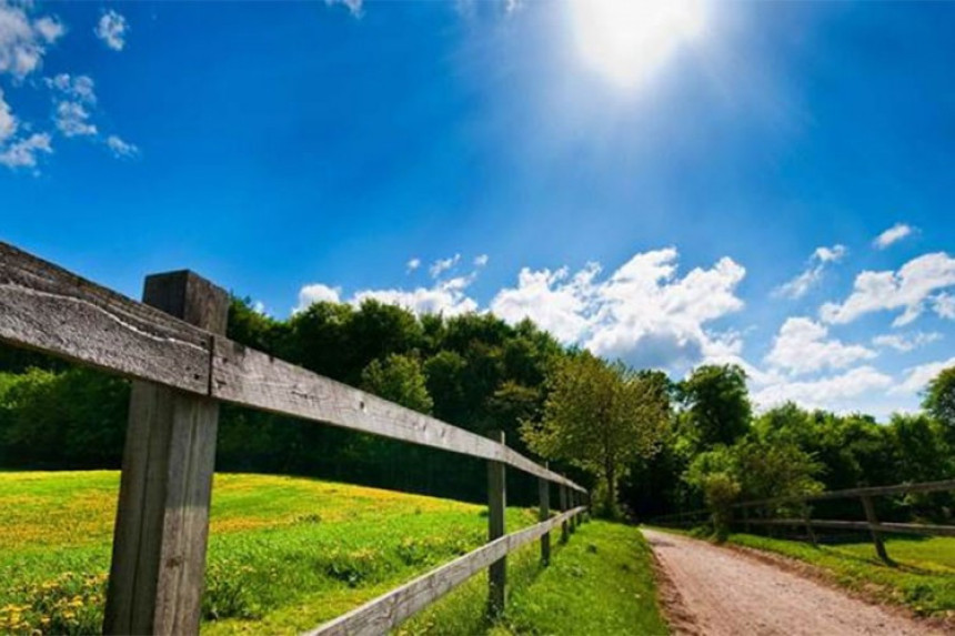 Danas sunčano i veoma toplo, temperatura do 38