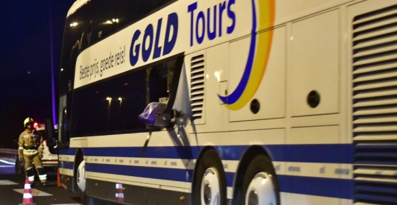 Autobus udario u ogradu na autoputu kod Sarajeva