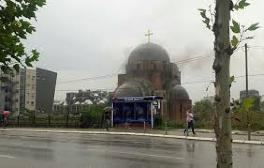 Podmetnut požar u hramu u Prištini