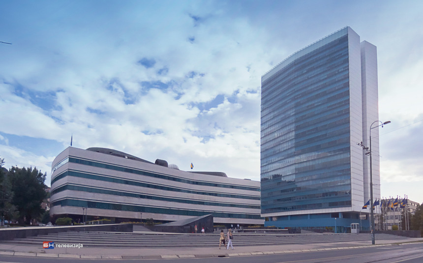 Slijedi otpuštanje u javnom sektoru