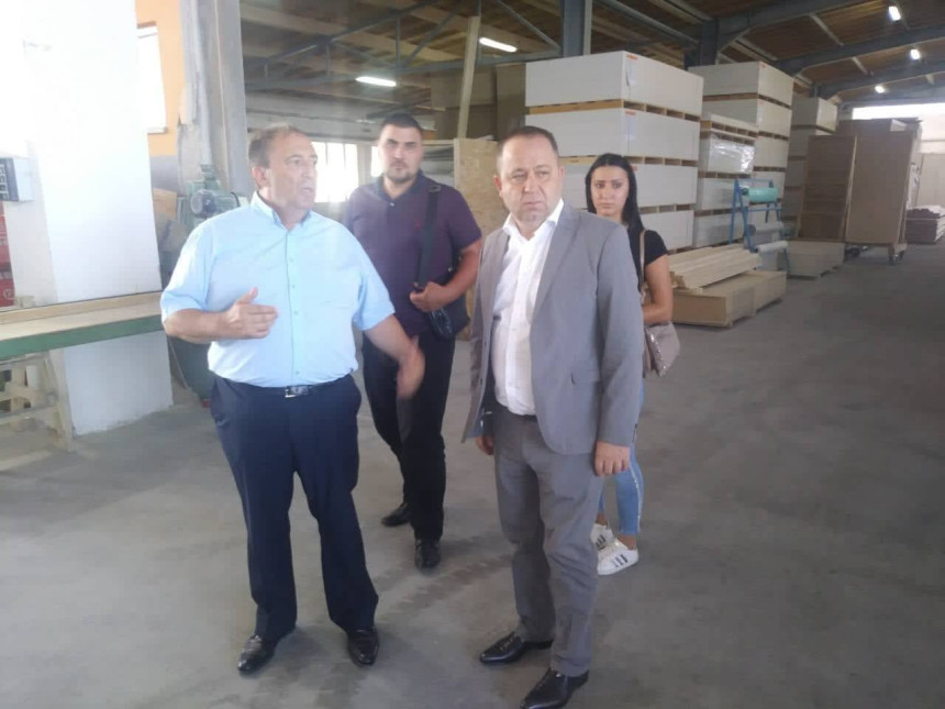 Cijeniti radnike i proizvođače