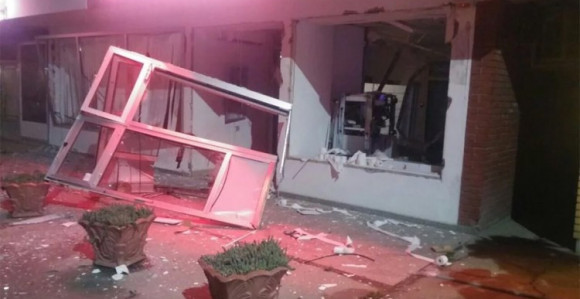 Pljačka banke u Odžaku, bankomat raznijeli plinom