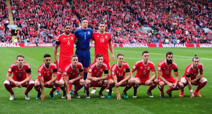 Zašto se fudbaleri Velsa ovako fotografišu?!