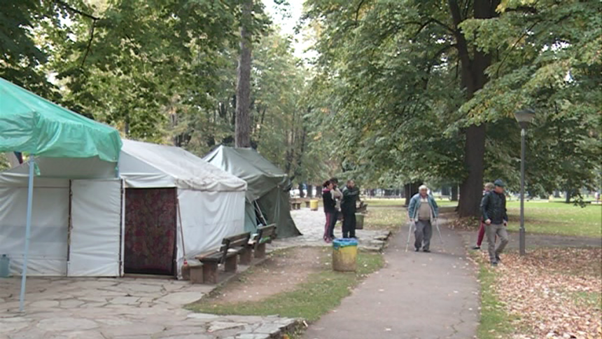 Policija: Šatore iz parka ćemo ukloniti