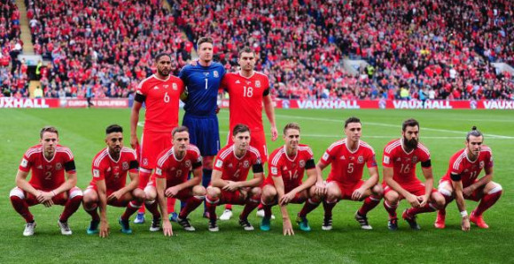 Zašto se fudbaleri Velsa ovako fotografišu?!