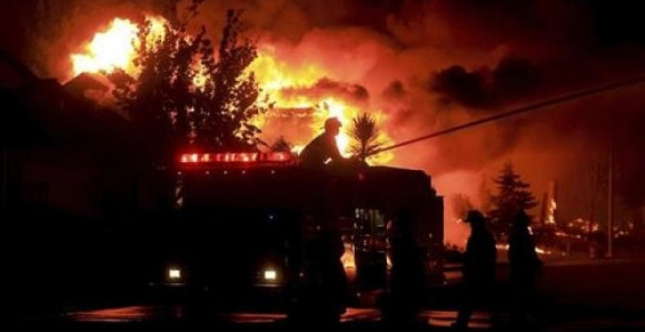 Gori Kalifornija: Stradalo 10 osoba