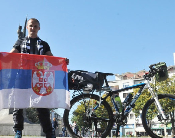 Zbog Partizana biciklom u Albaniju!