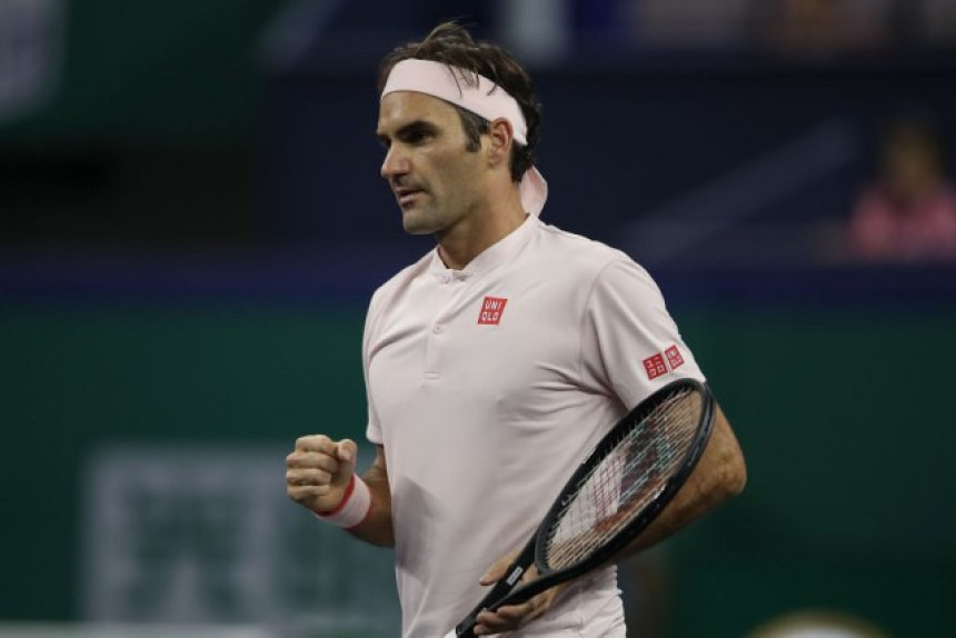 Šangaj: Federer preko Medvedeva do 3. kola