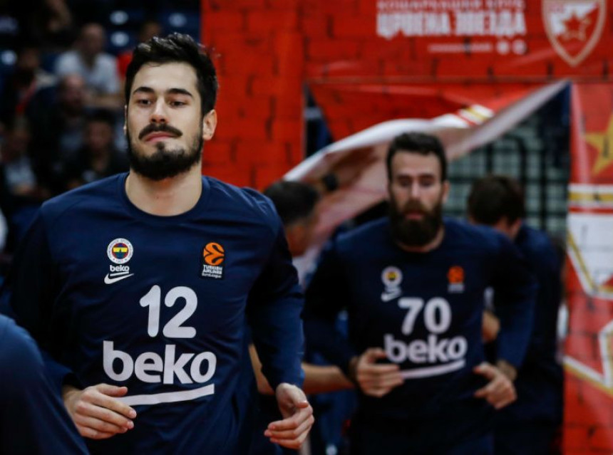 Delije vrijeđale Kalinića - "Mustafa", druge tribine ga branile!