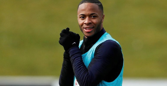 Ne preziva se džaba Sterling...!