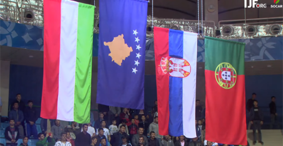 Prvi put - zastava tzv. Kosova uz srpsku na postolju!