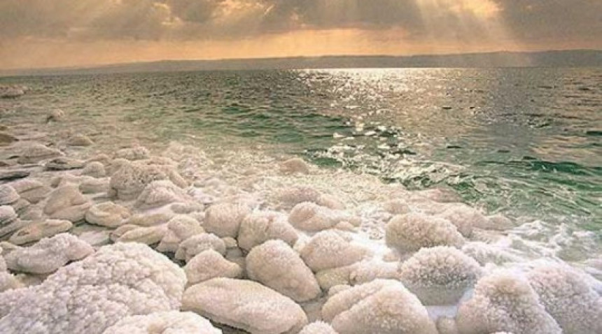 Мртво море умире