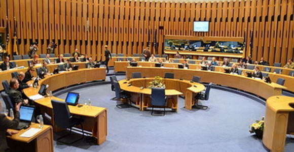 Srpski poslanici napustili rad komisije