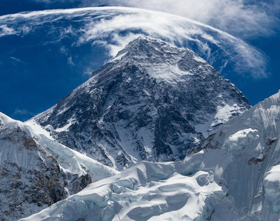 Монт Еверест се топи