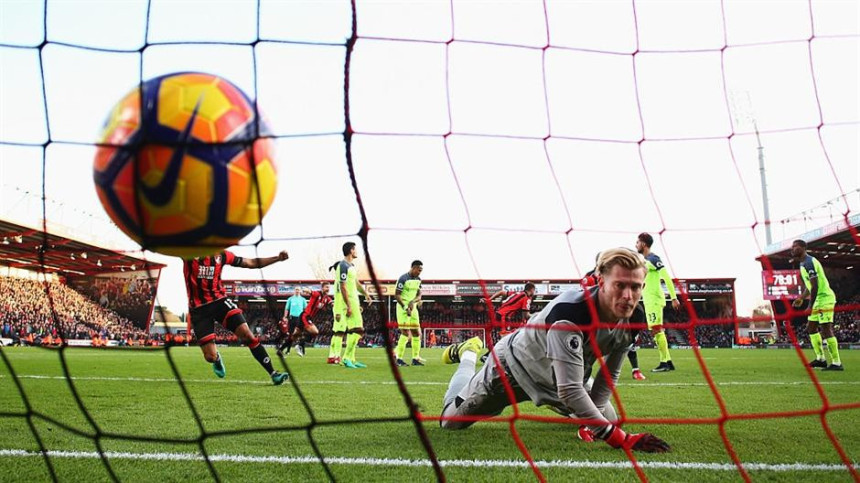 "Rat" Garija Nevila i golmana Liverpula!