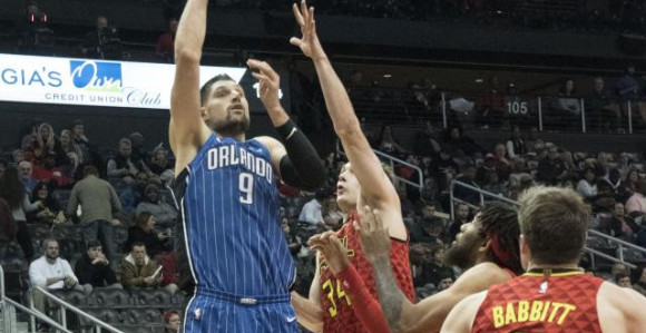 Video: Nikola Vučević kao Hakim Oladžuvon!